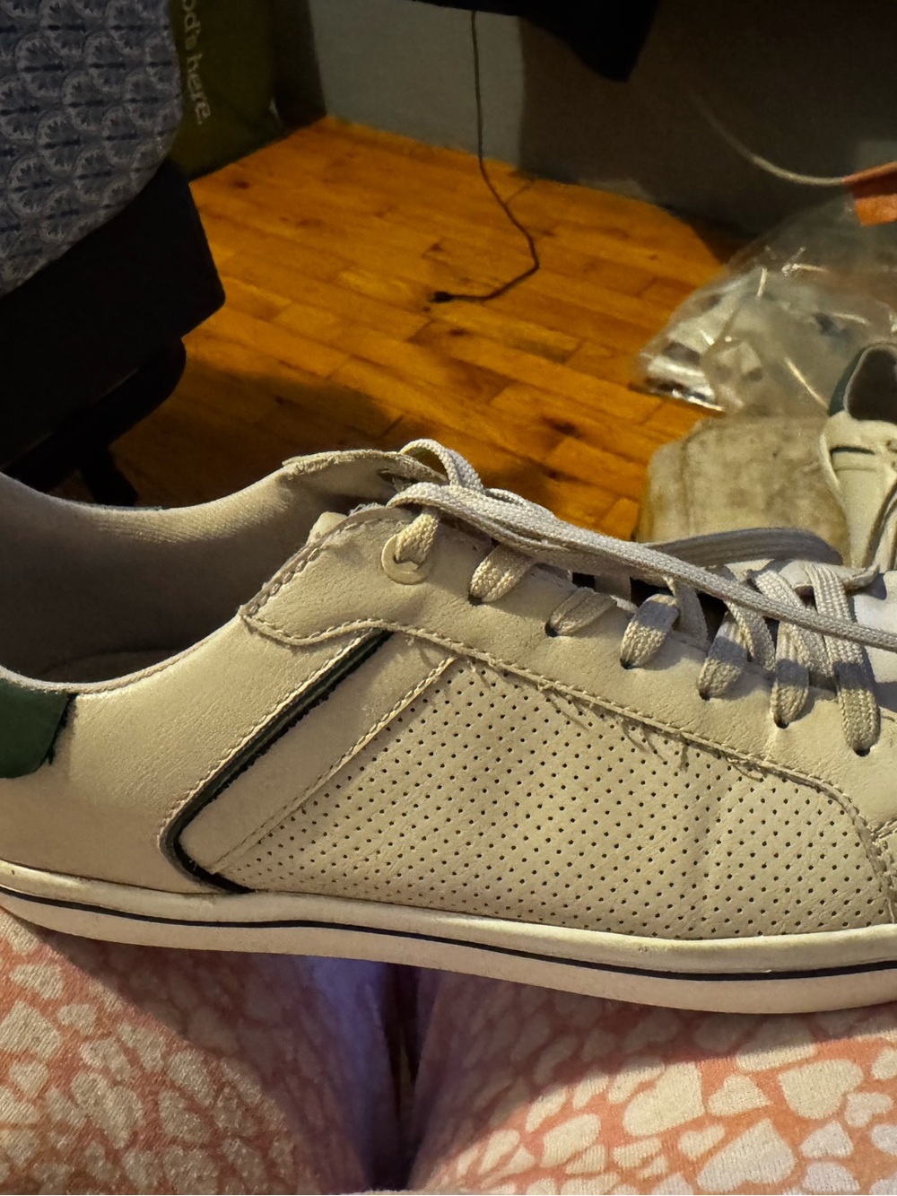 Aldi’s Men's Casual Leather Lace-Up Sneakers beige with green trim - Picture 2 of 8